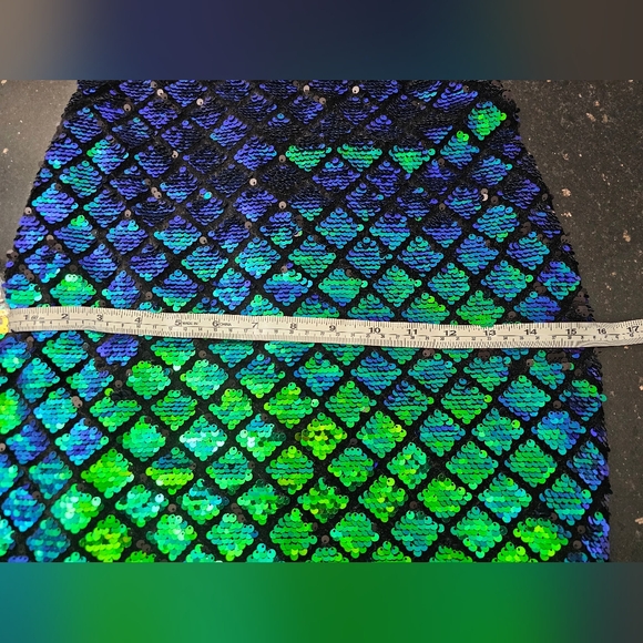 FASHION NOVA Mermaid Mini V-neck Spaghetti Straps Backless Sequins Dress. Small - Picture 11 of 11